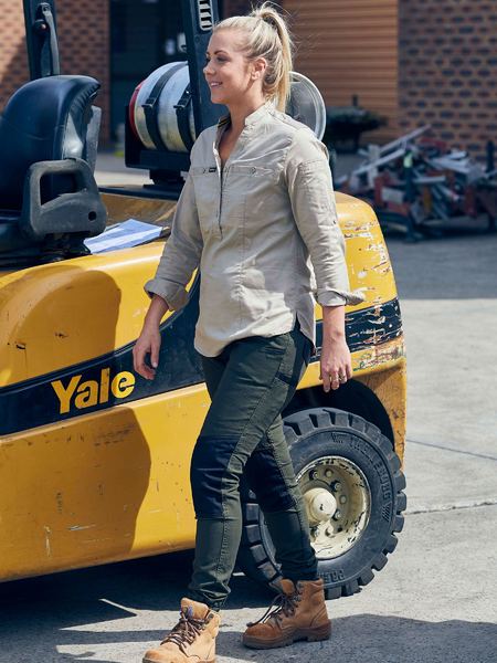 Women's Flx & Move™ Cargo Pants